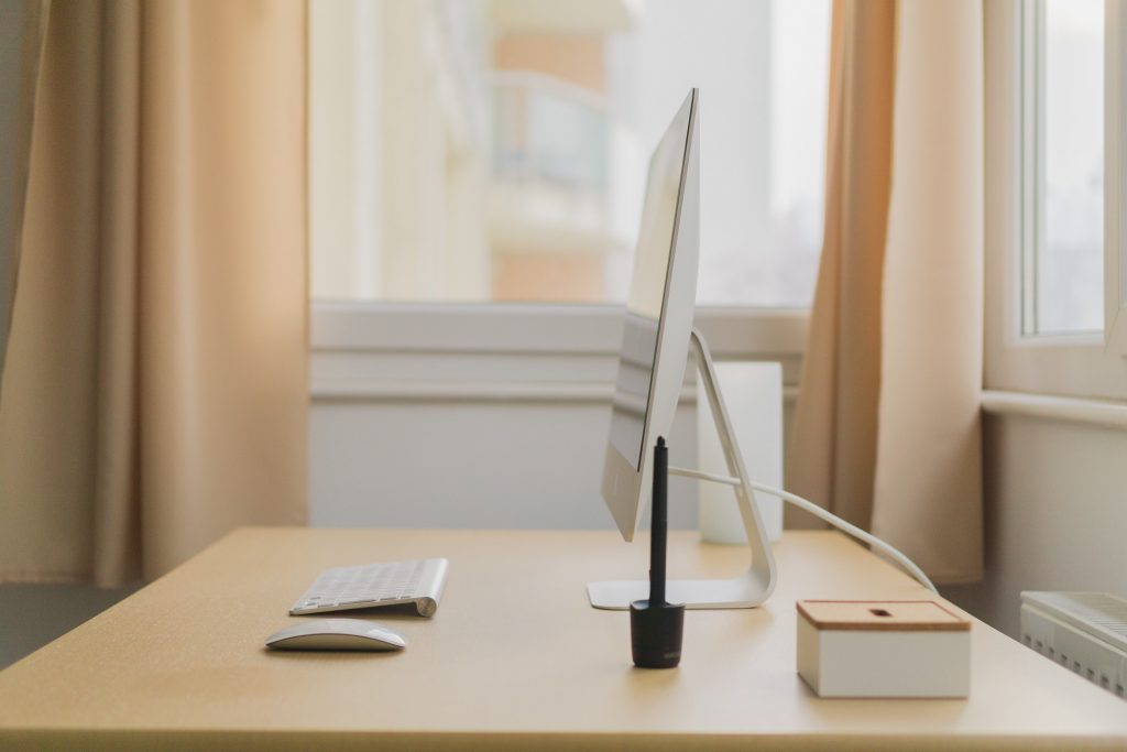 Travailler de chez soi, aménagez un espace de travail dédié.